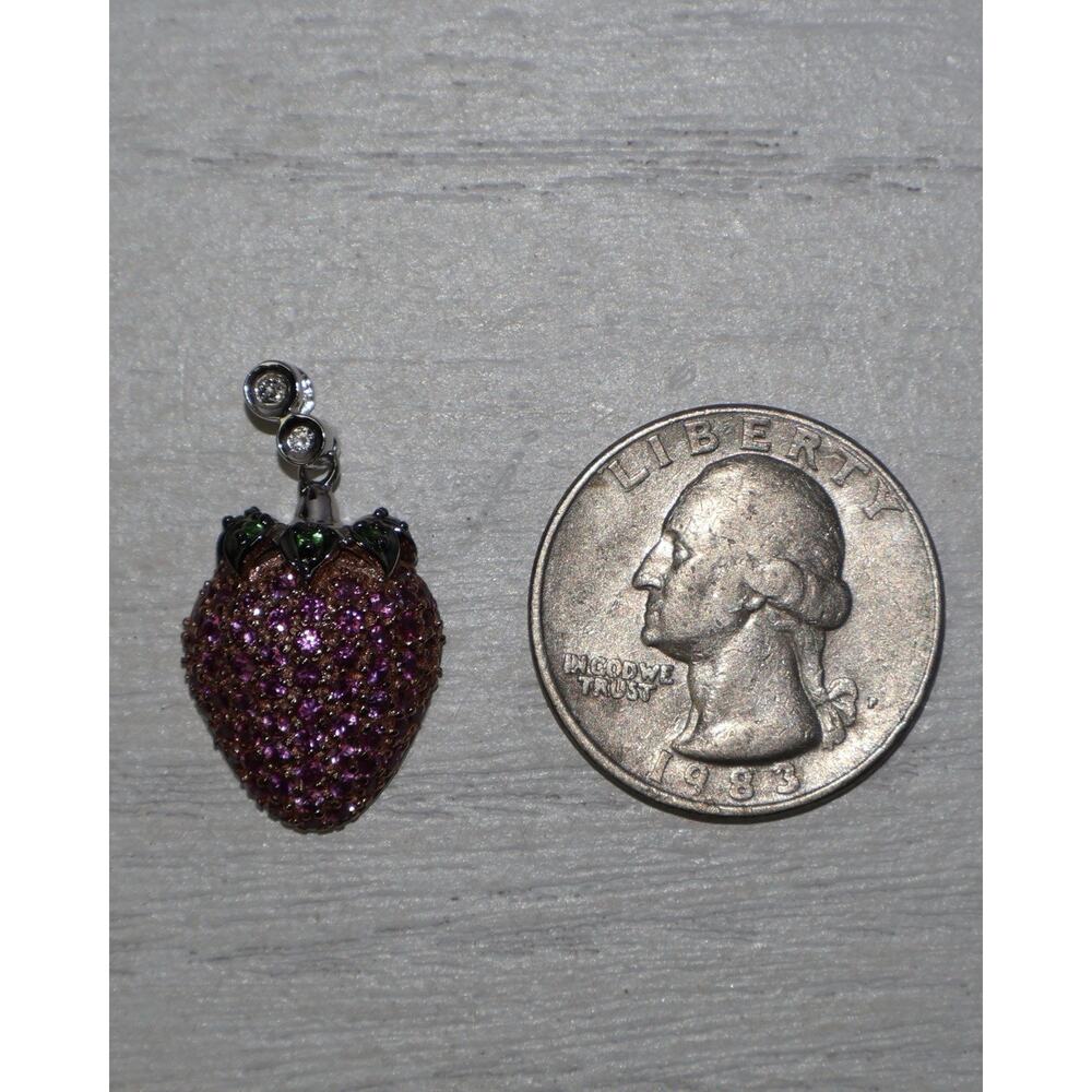 14k White Gold Strawberry Pendant 3.75G / 1in - Picture 4 of 4